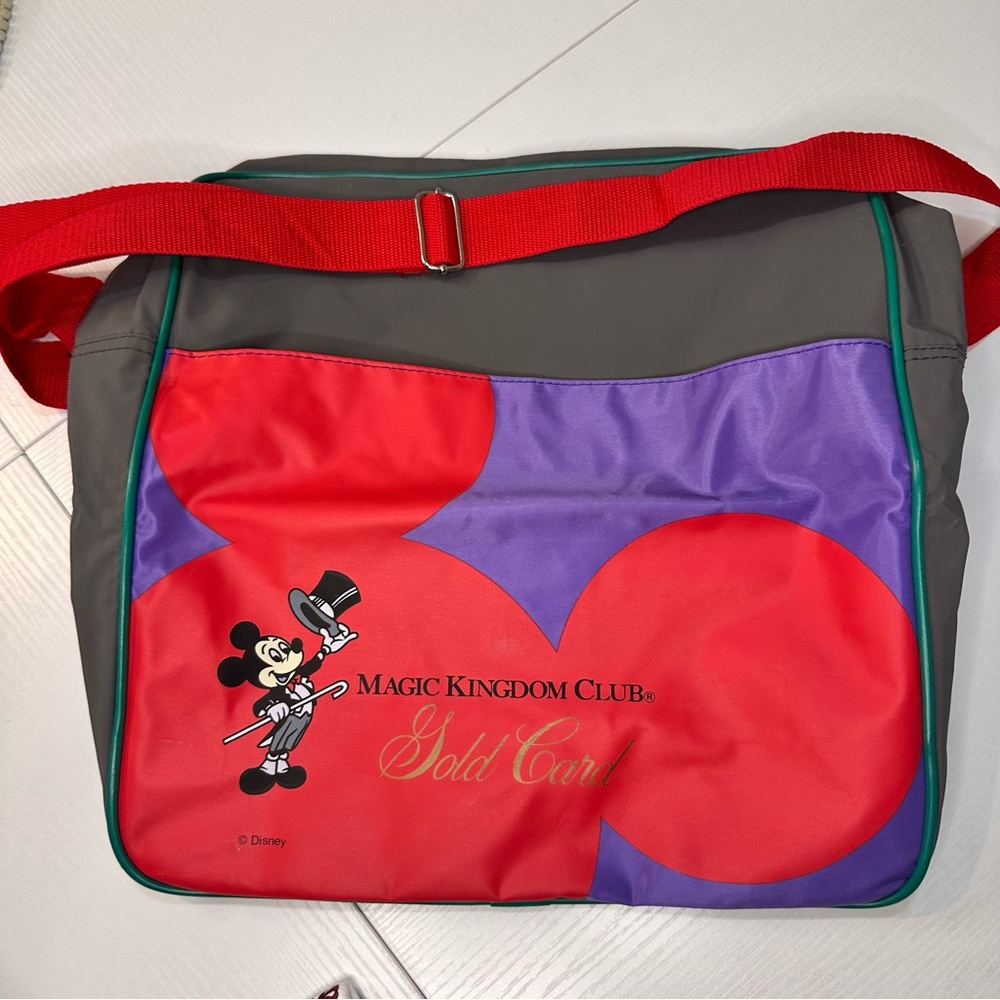 Vintage 90s Disney Magic Kingdom Club Messenger Bag - Gold Card